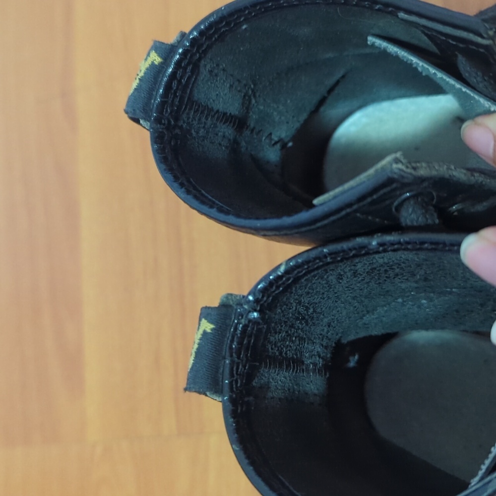 VINTAGE DR.MARTENS BOOTS - Picture 6 of 7